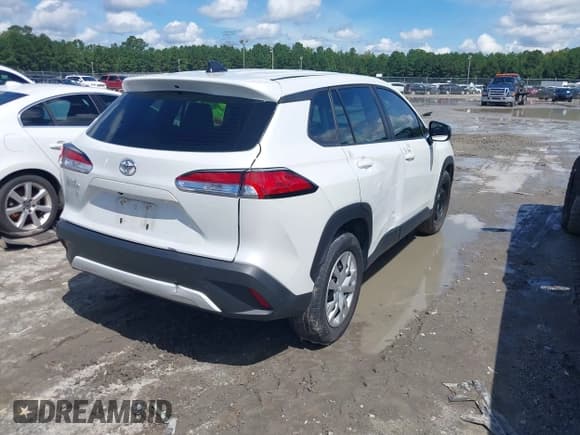 ✅ 2024 Toyota Corolla Cross L • VIN: 7MUAAAAG2RV081361 • Лот: 42971076. Опубликован ранее на IAAI с пробегом 28 980 миль. Бесплатный доступ к архиву аукционных продаж из США и подробный отчёт об истории автомобиля на DreamBid. Изображение 4.