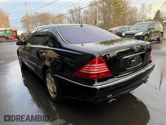 ✅ 2001 Mercedes-Benz S 600 • VIN: WDBNG78J61A166847 • Lot: 47702305. Wystawiony na Copart z przebiegiem 111 103 mil. Bezpłatny archiwum sprzedaży aukcyjnych z USA i szczegółowy raport historii pojazdu na DreamBid. Zdjęcie 3.