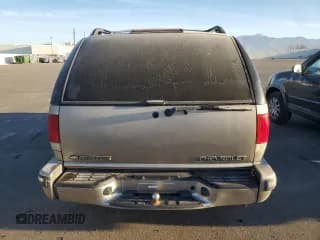 ✅ 2001 Chevrolet Blazer LS • VIN: 1GNDT13WX1K263690 • Lot: 51698655. Wystawiony na Copart z przebiegiem 243 310 mil. Bezpłatny archiwum sprzedaży aukcyjnych z USA i szczegółowy raport historii pojazdu na DreamBid. Zdjęcie 6.