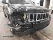 2011 Jeep Grand Cherokee Laredo z VIN 1J4RR4GGXBC687619, wystawiony jako IAAI lot #42425033 z przebiegiem 157 036 mil mil oraz . Historia ofert i sprzedaży dostępna na DreamBid. Obrazek 6.