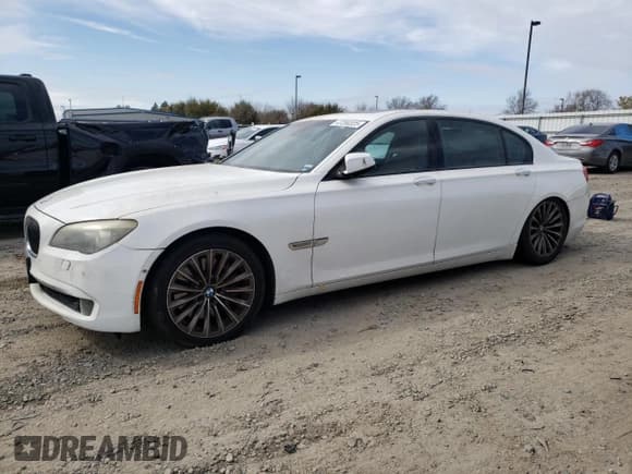 ✅ 2009 BMW 7 Series 750Li • VIN: WBAKB83569CY59952 • Lot: 47280325. Listed on Copart with 169,618 mi. Free auction sales archive from the USA and detailed vehicle history report at DreamBid. Image 1.