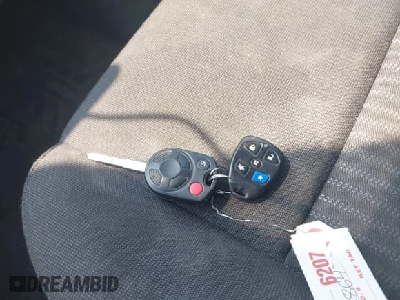 ✅ 2016 Ford Transit Cargo • VIN: 1FTYE1YM2GKA57008 • Lot: 42468272. Wystawiony na IAAI z przebiegiem 152 870 mil. Bezpłatny archiwum sprzedaży aukcyjnych z USA i szczegółowy raport historii pojazdu na DreamBid. Zdjęcie 11.