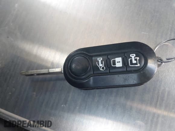 ✅ 2014 Ram ProMaster Cargo • VIN: 3C6TRVDGXEE104492 • Lot: 43388054. Wystawiony na IAAI z przebiegiem 220 282 mil. Bezpłatny archiwum sprzedaży aukcyjnych z USA i szczegółowy raport historii pojazdu na DreamBid. Zdjęcie 11.