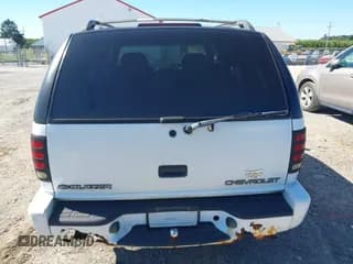 ✅ 2000 Chevrolet Blazer LS • VIN: 1GNDT13WXY2263912 • Lot: 43342522. Wystawiony na IAAI z przebiegiem 237 023 mil. Bezpłatny archiwum sprzedaży aukcyjnych z USA i szczegółowy raport historii pojazdu na DreamBid. Zdjęcie 6.