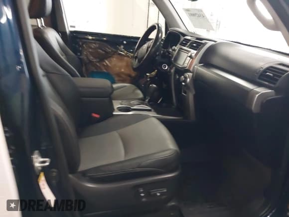 ✅ 2016 Toyota 4Runner SR5 • VIN: JTEZU5JR8G5141428 • Lot: 43429881. Listed on IAAI with 221,227 mi. Free auction sales archive from the USA and detailed vehicle history report at DreamBid. Image 5.