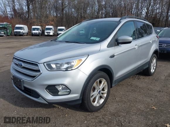 ✅ 2018 Ford Escape SE • VIN: 1FMCU9GD8JUB93096 • Lot: 43889141. Wystawiony na IAAI z przebiegiem 52 535 mil. Bezpłatny archiwum sprzedaży aukcyjnych z USA i szczegółowy raport historii pojazdu na DreamBid. Zdjęcie 2.