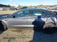 ✅ 2023 Tesla Model 3 • VIN: 5YJ3E1EA8PF588845 • Lot: 43673245. Wystawiony na IAAI z przebiegiem 27 439 mil. Bezpłatny archiwum sprzedaży aukcyjnych z USA i szczegółowy raport historii pojazdu na DreamBid. Zdjęcie 14.