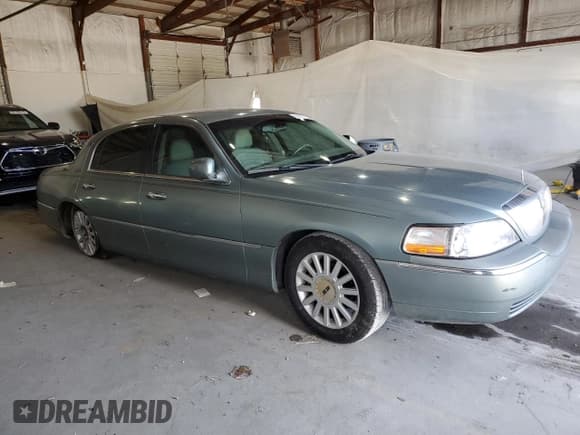 ✅ 2005 Lincoln Town Car Signature • VIN: 1LNHM81W05Y658589 • Лот: 89519755. Опубликован ранее на Copart с пробегом 216 403 миль. Бесплатный доступ к архиву аукционных продаж из США и подробный отчёт об истории автомобиля на DreamBid. Изображение 4.