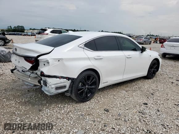 ✅ 2022 Lexus ES 300h F Sport • VIN: 58AGA1C17NU022930 • Lot: 69836585. Wystawiony na Copart z przebiegiem 79 893 mil. Bezpłatny archiwum sprzedaży aukcyjnych z USA i szczegółowy raport historii pojazdu na DreamBid. Zdjęcie 3.