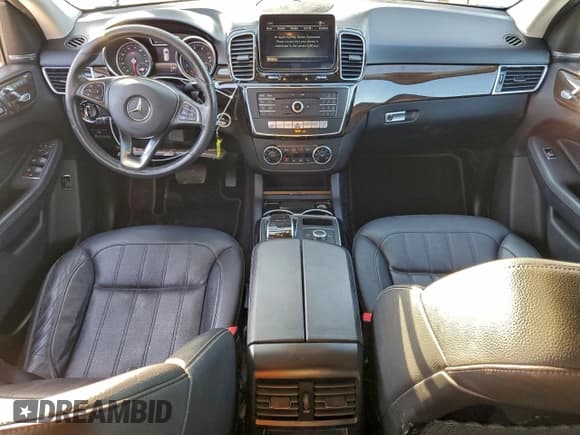 ✅ 2017 Mercedes-Benz GLE 350 • VIN: 4JGDA5JB3HA921030 • Лот: 95109375. Опубликован ранее на Copart с пробегом 68 220 миль. Бесплатный доступ к архиву аукционных продаж из США и подробный отчёт об истории автомобиля на DreamBid. Изображение 8.