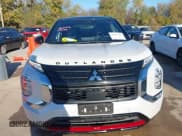 ✅ 2024 Mitsubishi Outlander SE • VIN: JA4J4VA85RZ068663 • Lot: 43882728. Listed on IAAI with 20,560 mi. Free auction sales archive from the USA and detailed vehicle history report at DreamBid. Image 12.