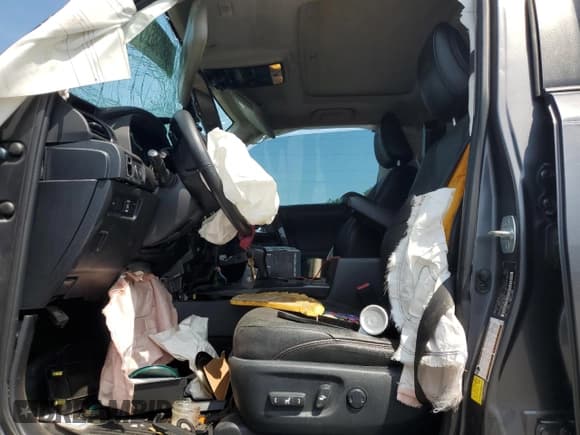 ✅ 2020 Toyota 4Runner SR5 • VIN: JTEBU5JR2L5809090 • Lot: 66068065. Wystawiony na Copart z przebiegiem 193 712 mil. Bezpłatny archiwum sprzedaży aukcyjnych z USA i szczegółowy raport historii pojazdu na DreamBid. Zdjęcie 7.