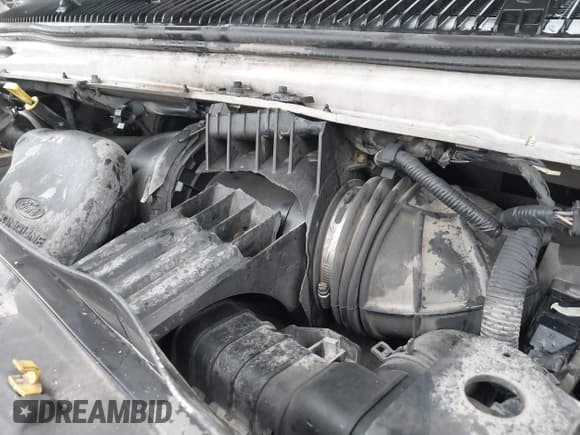 ✅ 2013 Ford Econoline Cargo Commercial • VIN: 1FTNE2EW8DDB16691 • Lot: 43536877. Wystawiony na IAAI z przebiegiem 187 836 mil. Bezpłatny archiwum sprzedaży aukcyjnych z USA i szczegółowy raport historii pojazdu na DreamBid. Zdjęcie 18.