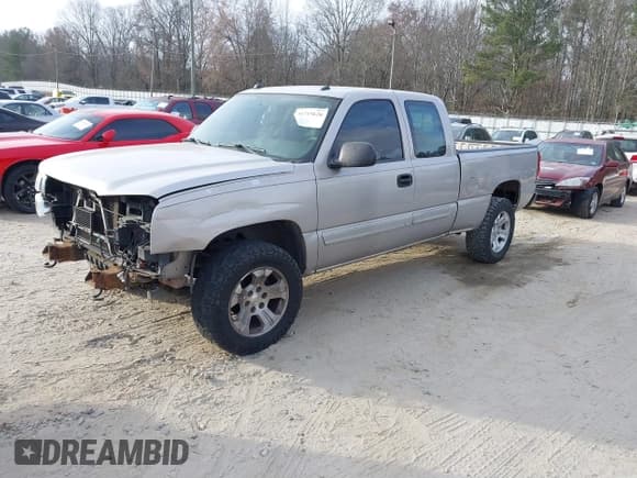 ✅ 2005 Chevrolet Silverado 1500 LT • VIN: 2GCEC19T751261914 • Лот: 41715626. Опубликован ранее на IAAI с пробегом 210 003 миль. Бесплатный доступ к архиву аукционных продаж из США и подробный отчёт об истории автомобиля на DreamBid. Изображение 2.