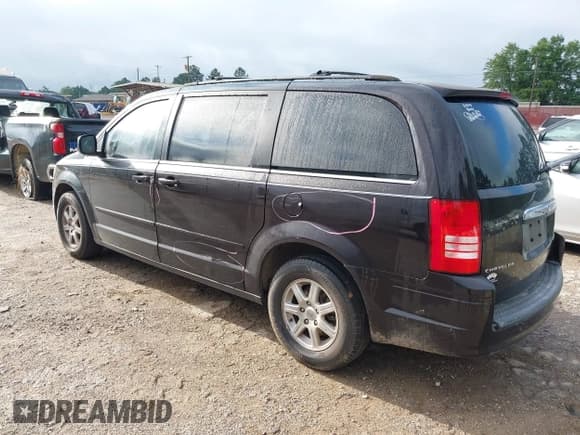 ✅ 2010 Chrysler Town & Country LX • VIN: 2A4RR2D1XAR391221 • Lot: 42355252. Wystawiony na IAAI z przebiegiem 200 178 mil. Bezpłatny archiwum sprzedaży aukcyjnych z USA i szczegółowy raport historii pojazdu na DreamBid. Zdjęcie 3.
