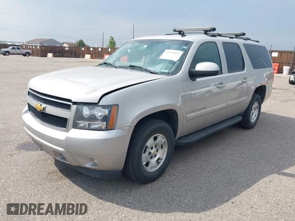 ✅ 2007 Chevrolet Suburban LT • VIN: 3GNFK163X7G179589 • Lot: 42694031. Listed on IAAI with 185,599 mi. Free auction sales archive from the USA and detailed vehicle history report at DreamBid. Image 2.