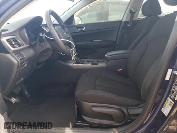 ✅ 2020 Kia Optima LX • VIN: 5XXGT4L32LG406660 • Lot: 82776165. Wystawiony na Copart z przebiegiem 101 692 mil. Bezpłatny archiwum sprzedaży aukcyjnych z USA i szczegółowy raport historii pojazdu na DreamBid. Zdjęcie 7.