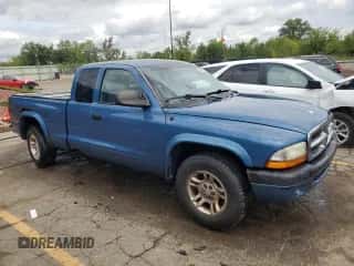 2004 Dodge Dakota Sport z VIN 1D7GL32K94S603017, wystawiony jako Copart lot #70445224 z przebiegiem 153 617 mil mil oraz Czysty tytuł • Clean title. Historia ofert i sprzedaży dostępna na DreamBid. Obrazek 4.