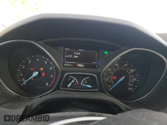 ✅ 2018 Ford Focus SE • VIN: 1FADP3K25JL218762 • Лот: 84750385. Опубликован ранее на Copart с пробегом 99 353 миль. Бесплатный доступ к архиву аукционных продаж из США и подробный отчёт об истории автомобиля на DreamBid. Изображение 9.