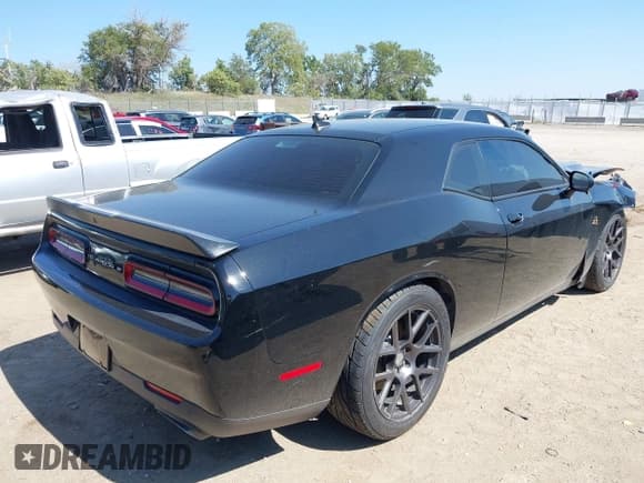 ✅ 2016 Dodge Challenger R/T Scat Pack • VIN: 2C3CDZFJ1GH102682 • Lot: 43202768. Wystawiony na IAAI z przebiegiem 76 100 mil. Bezpłatny archiwum sprzedaży aukcyjnych z USA i szczegółowy raport historii pojazdu na DreamBid. Zdjęcie 4.
