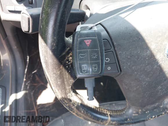 ✅ 2010 Volvo V50 • VIN: YV1390MW3A2527032 • Лот: 42801610. Опубликован ранее на IAAI с пробегом 167 568 миль. Бесплатный доступ к архиву аукционных продаж из США и подробный отчёт об истории автомобиля на DreamBid. Изображение 11.