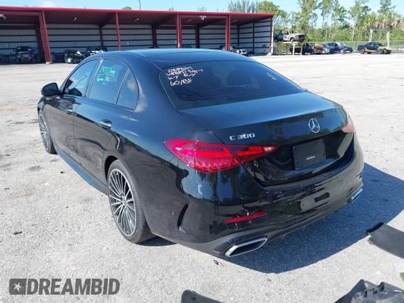 ✅ 2024 Mercedes-Benz C 300 • VIN: W1KAF4GB9RR173743 • Lot: 42894085. Wystawiony na IAAI z przebiegiem 24 331 mil. Bezpłatny archiwum sprzedaży aukcyjnych z USA i szczegółowy raport historii pojazdu na DreamBid. Zdjęcie 3.