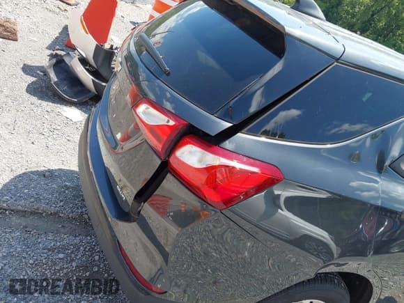 ✅ 2021 Chevrolet Equinox LS • VIN: 2GNAXSEV0M6155832 • Lot: 42981882. Listed on IAAI with 41,099 mi. Free auction sales archive from the USA and detailed vehicle history report at DreamBid. Image 17.