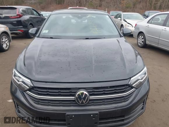 ✅ 2024 Volkswagen Jetta Sport • VIN: 3VWBM7BU9RM027744 • Lot: 41688894. Wystawiony na IAAI z przebiegiem 32 834 mil. Bezpłatny archiwum sprzedaży aukcyjnych z USA i szczegółowy raport historii pojazdu na DreamBid. Zdjęcie 12.