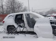 ✅ 2019 Jeep Grand Cherokee Limited • VIN: 1C4RJFBG1KC628295 • Lot: 41309568. Wystawiony na IAAI z przebiegiem Nie podano. Bezpłatny archiwum sprzedaży aukcyjnych z USA i szczegółowy raport historii pojazdu na DreamBid. Zdjęcie 12.