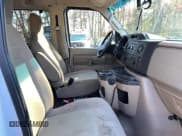 ✅ 2014 Ford Econoline Passenger XLT • VIN: 1FBNE3BL5EDA25657 • Лот: 93850575. Опубликован ранее на Copart с пробегом 168 455 миль. Бесплатный доступ к архиву аукционных продаж из США и подробный отчёт об истории автомобиля на DreamBid. Изображение 5.