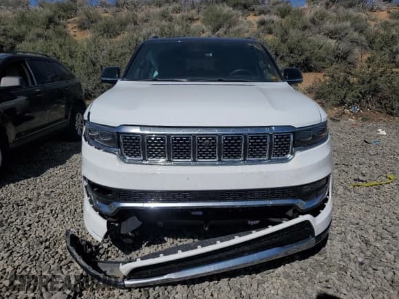 ✅ 2023 Jeep Grand Wagoneer Series II • VIN: 1C4SJSFPXPS574223 • Lot: 52938135. Wystawiony na Copart z przebiegiem 15 237 mil. Bezpłatny archiwum sprzedaży aukcyjnych z USA i szczegółowy raport historii pojazdu na DreamBid. Zdjęcie 5.
