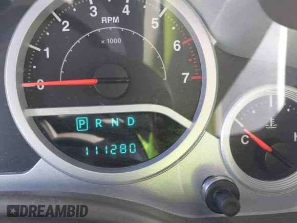 ✅ 2010 Jeep Wrangler Unlimited Sahara • VIN: 1J4BA5H13AL174834 • Lot: 41585380. Wystawiony na IAAI z przebiegiem 111 280 mil. Bezpłatny archiwum sprzedaży aukcyjnych z USA i szczegółowy raport historii pojazdu na DreamBid. Zdjęcie 15.