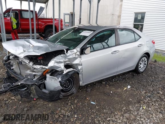 ✅ 2018 Toyota Corolla L • VIN: 2T1BURHEXJC003433 • Lot: 43594846. Wystawiony na IAAI z przebiegiem Nie podano. Bezpłatny archiwum sprzedaży aukcyjnych z USA i szczegółowy raport historii pojazdu na DreamBid. Zdjęcie 17.