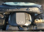 ✅ 2014 Dodge Challenger R/T 100th Anniversary Appearance • VIN: 2C3CDYBT6EH136826 • Lot: 72355944. Wystawiony na Copart z przebiegiem 98 953 mil. Bezpłatny archiwum sprzedaży aukcyjnych z USA i szczegółowy raport historii pojazdu na DreamBid. Zdjęcie 11.