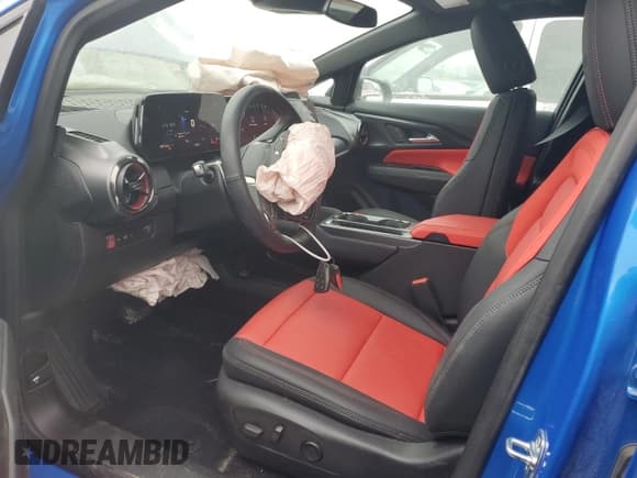 ✅ 2024 Chevrolet Equinox EV RS • VIN: 3GN7DRRP3RS289900 • Lot: 82564364. Wystawiony na Copart z przebiegiem 5 264 mil. Bezpłatny archiwum sprzedaży aukcyjnych z USA i szczegółowy raport historii pojazdu na DreamBid. Zdjęcie 7.