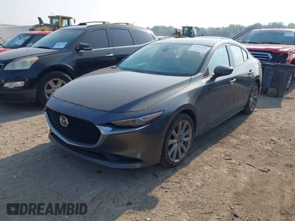 ✅ 2019 Mazda 3 Premium • VIN: JM1BPBEM6K1133340 • Lot: 42711496. Listed on IAAI with 121,674 mi. Free auction sales archive from the USA and detailed vehicle history report at DreamBid. Image 2.