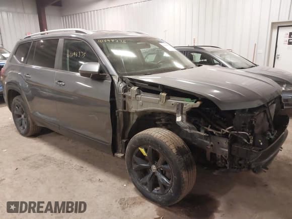 ✅ 2018 Volkswagen Atlas S • VIN: 1V2GR2CA7JC518805 • Lot: 41698375. Wystawiony na IAAI z przebiegiem 155 093 mil. Bezpłatny archiwum sprzedaży aukcyjnych z USA i szczegółowy raport historii pojazdu na DreamBid. Zdjęcie 1.