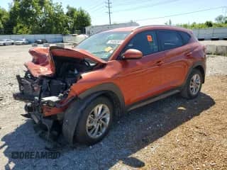 2016 Hyundai Tucson SE z VIN KM8J3CA45GU175289, wystawiony jako Copart lot #70486385 z przebiegiem Nie podano mil oraz Szkoda całkowita • Salvage title. Historia ofert i sprzedaży dostępna na DreamBid. Obrazek 1.