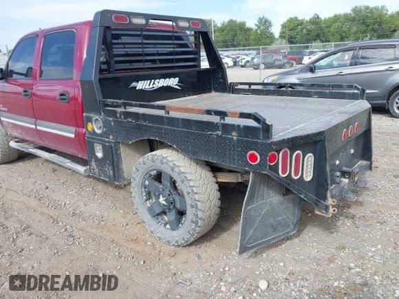 ✅ 2006 Chevrolet Silverado 2500HD LT3 • VIN: 1GCHK23276F104562 • Лот: 43072115. Опубликован ранее на IAAI с пробегом Не указан. Бесплатный доступ к архиву аукционных продаж из США и подробный отчёт об истории автомобиля на DreamBid. Изображение 3.