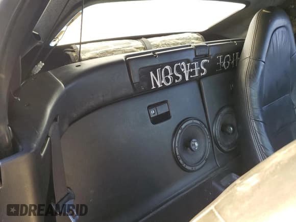 ✅ 2002 Toyota MR2 • VIN: JTDFR320X20050275 • Лот: 78687794. Опубликован ранее на Copart с пробегом 183 243 миль. Бесплатный доступ к архиву аукционных продаж из США и подробный отчёт об истории автомобиля на DreamBid. Изображение 10.