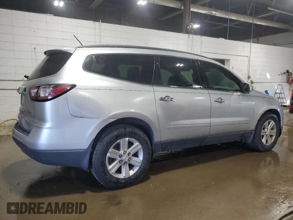 ✅ 2014 Chevrolet Traverse LT • VIN: 1GNKRHKD0EJ278404 • Lot: 73181564. Wystawiony na Copart z przebiegiem 151 589 mil. Bezpłatny archiwum sprzedaży aukcyjnych z USA i szczegółowy raport historii pojazdu na DreamBid. Zdjęcie 3.