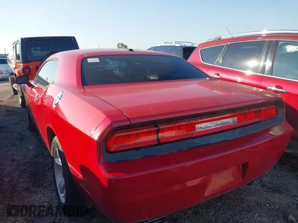 ✅ 2012 Dodge Challenger SXT Plus • VIN: 2C3CDYAG6CH228360 • Lot: 42924698. Wystawiony na IAAI z przebiegiem 166 296 mil. Bezpłatny archiwum sprzedaży aukcyjnych z USA i szczegółowy raport historii pojazdu na DreamBid. Zdjęcie 3.