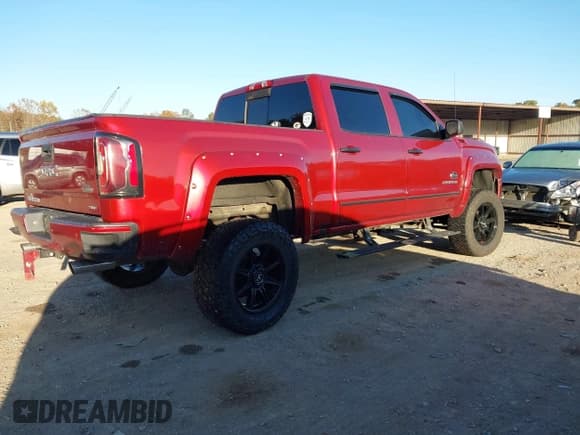 ✅ 2018 GMC Sierra 1500 SLT • VIN: 3GTU2NEC9JG327344 • Lot: 43479674. Wystawiony na IAAI z przebiegiem Nie podano. Bezpłatny archiwum sprzedaży aukcyjnych z USA i szczegółowy raport historii pojazdu na DreamBid. Zdjęcie 4.