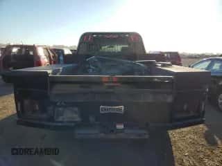 2017 Chevrolet Silverado 3500HD Work Truck с VIN 1GB4KYCY9HF198070, выставлен на аукционе Copart как лот 77012994 с пробегом 110 332 миль миль и Списание • Salvage title. История ставок и продаж доступна на DreamBid. Изображение 6.