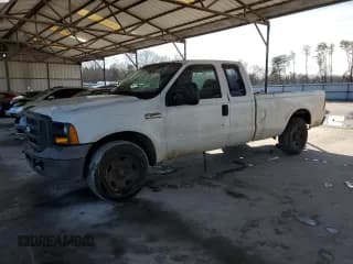 ✅ 2005 Ford F-250 XL • VIN: 1FTSX20585EC22520 • Lot: 42855675. Wystawiony na Copart z przebiegiem Nie podano. Bezpłatny archiwum sprzedaży aukcyjnych z USA i szczegółowy raport historii pojazdu na DreamBid. Zdjęcie 1.