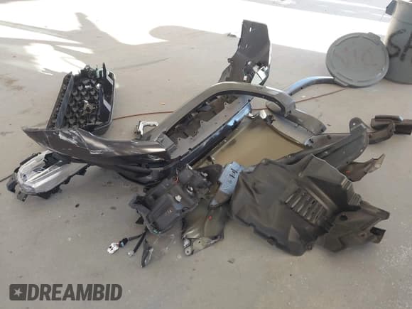 ✅ 2022 Toyota Tacoma TRD Sport • VIN: 3TMAZ5CNXNM185788 • Lot: 43616229. Listed on IAAI with 29,932 mi. Free auction sales archive from the USA and detailed vehicle history report at DreamBid. Image 12.