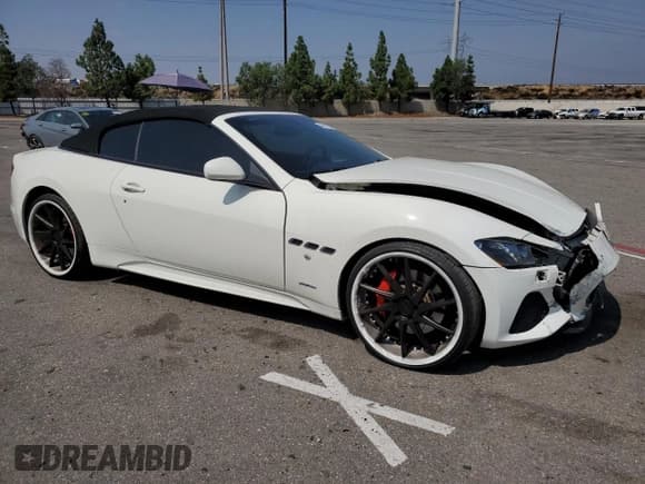 ✅ 2018 Maserati GranTurismo Sport • VIN: ZAM45VMA6J0278885 • Lot: 68682793. Wystawiony na Copart z przebiegiem 46 371 mil. Bezpłatny archiwum sprzedaży aukcyjnych z USA i szczegółowy raport historii pojazdu na DreamBid. Zdjęcie 4.