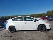 ✅ 2013 Toyota Prius Four • VIN: JTDKN3DU7D5673899 • Лот: 43590206. Опубликован ранее на IAAI с пробегом 397 895 миль. Бесплатный доступ к архиву аукционных продаж из США и подробный отчёт об истории автомобиля на DreamBid. Изображение 13.