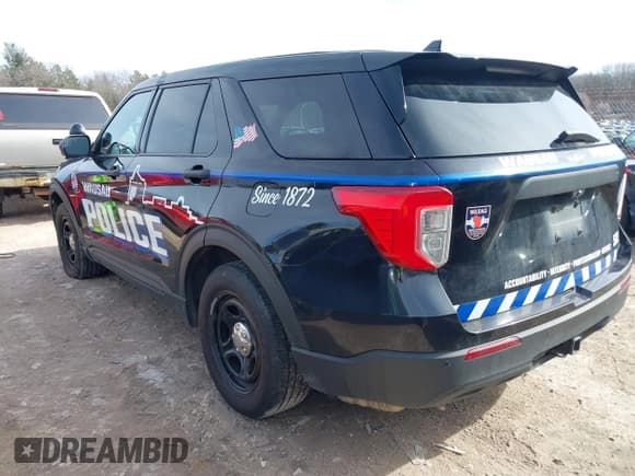 ✅ 2020 Ford Police Interceptor Utility • VIN: 1FM5K8AB2LGC51317 • Lot: 41755681. Wystawiony na IAAI z przebiegiem 102 945 mil. Bezpłatny archiwum sprzedaży aukcyjnych z USA i szczegółowy raport historii pojazdu na DreamBid. Zdjęcie 3.