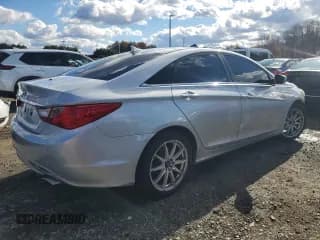 ✅ 2011 Hyundai Sonata Limited • VIN: 5NPEC4AC7BH000838 • Lot: 90902555. Wystawiony na Copart z przebiegiem 145 862 mil. Bezpłatny archiwum sprzedaży aukcyjnych z USA i szczegółowy raport historii pojazdu na DreamBid. Zdjęcie 3.